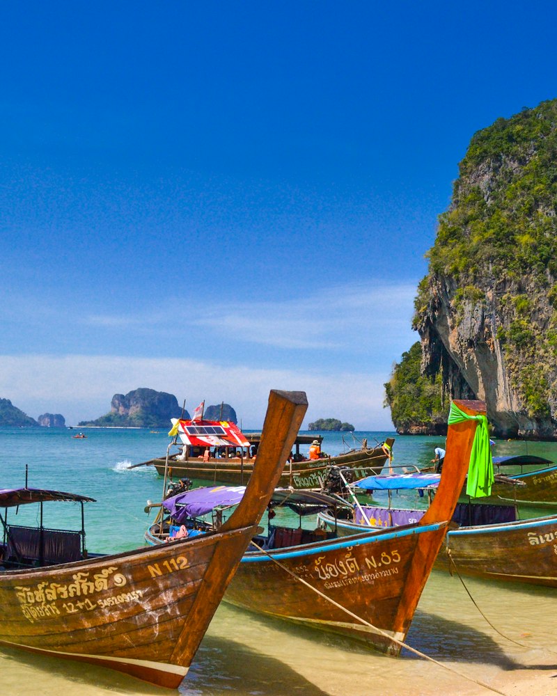 Tropical coastline and turquoise water in Thailand
